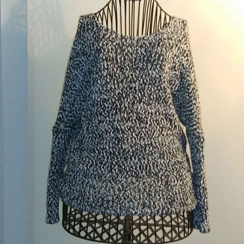 Black and white pull-over sweater